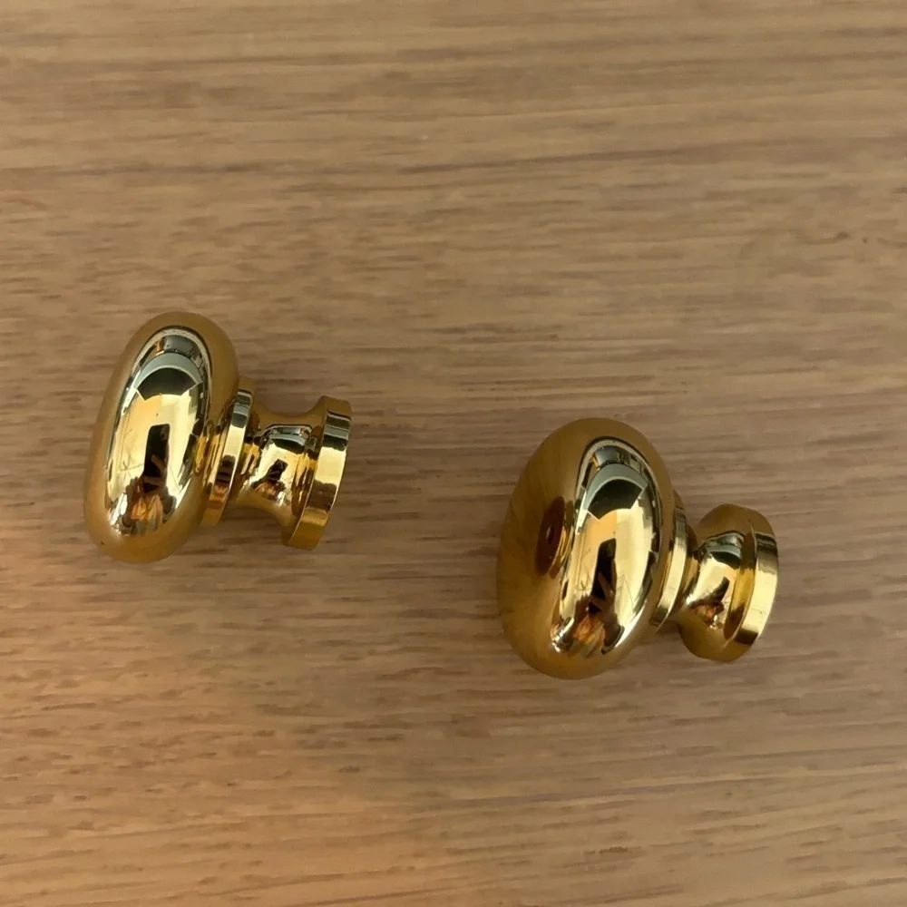 Set of 2 cabinet‎ door knobs Solid brass. New